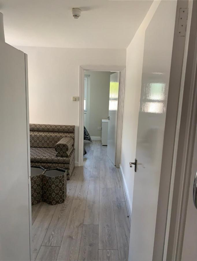 Beautiful Hoe Street First Floor One Bedroom Apartment B Walthamstow Лондон Экстерьер фото