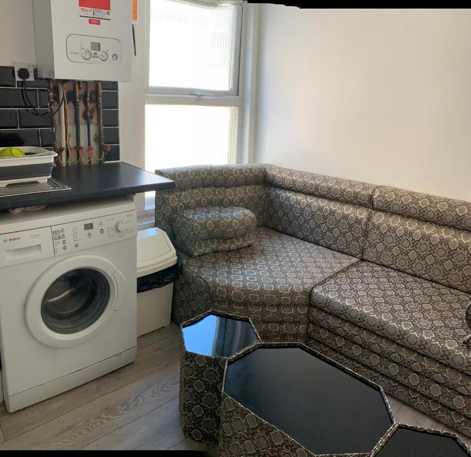 Beautiful Hoe Street First Floor One Bedroom Apartment B Walthamstow Лондон Экстерьер фото