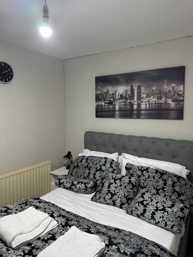 Beautiful Hoe Street First Floor One Bedroom Apartment B Walthamstow Лондон Экстерьер фото